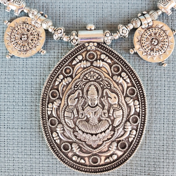 New Powerful Lakshmi Silver Statement Necklace. - Picture 8 of 11